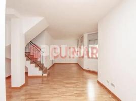 Flat, 127.00 m², close to bus and metro, almost new, El Carmel