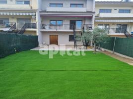 Houses (villa / tower), 231.00 m², Calle Folch i Torres