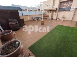 Flat, 133.00 m², near bus and train, almost new, CENTRO
