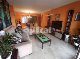 Flat, 133.00 m², near bus and train, almost new, CENTRO