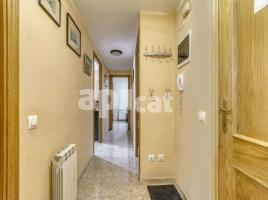 Piso, 94.00 m², cerca de bus y tren