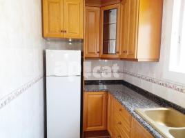 Flat, 76.00 m², near bus and train