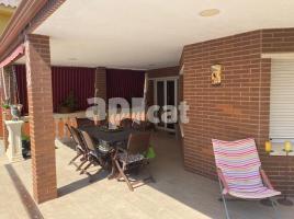 Casa (xalet / torre), 265.00 m², prop de bus i tren