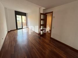 Piso, 106.00 m², cerca de bus y tren, seminuevo, Calle BOGATELL