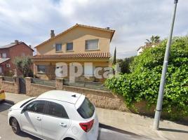 Houses (detached house), 262.00 m², near bus and train