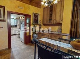 Casa (unifamiliar aislada), 258.00 m², cerca de bus y tren, seminuevo