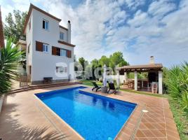 Casa (xalet / torre), 235.00 m², seminou, Calle Clotes