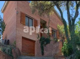 Casa (chalet / torre), 250.00 m²