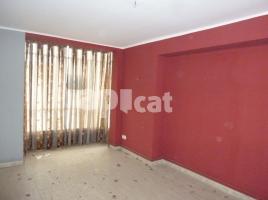 Flat, 192.00 m², near bus and train