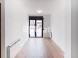 Flat, 86.00 m², near bus and train, new