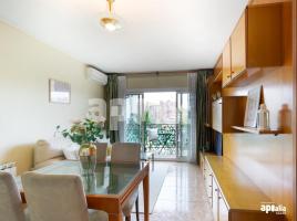 Piso, 88.00 m², cerca de bus y tren