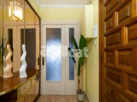 Piso, 88.00 m², cerca de bus y tren