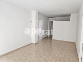 Pis, 77 m², جديد تقريبا, Zona