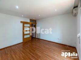 Piso, 61.00 m², cerca de bus y tren