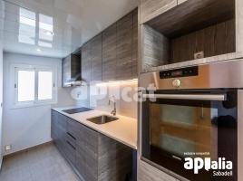 Piso, 61.00 m², cerca de bus y tren