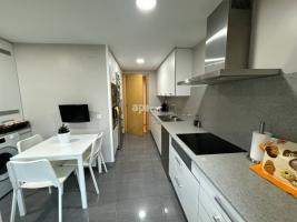 Flat, 120.00 m², almost new