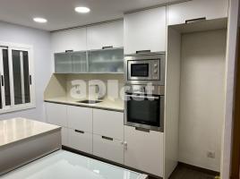 Pis, 87.00 m², حافلة قرب والقطار