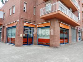 Local comercial, 69.00 m², cerca de bus y tren, Avenida Francesc Riera, 11