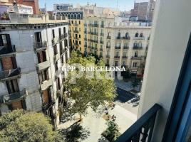 Apartament, 204.00 m², close to bus and metro, Calle de la Diputació