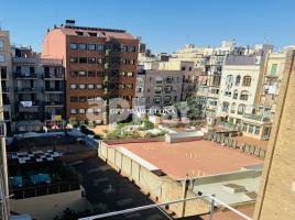 Apartament, 204.00 m², near bus and train, Calle de la Diputació