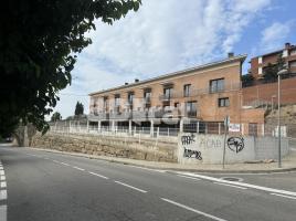 Houses (terraced house), 240.00 m², near bus and train, Avenida de Vallfogona