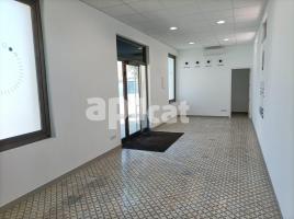 Lloguer local comercial, 35.00 m², prop de bus i tren, Carretera Piera