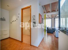 Dúplex, 300.00 m², cerca de bus y tren, seminuevo, Calle de Lepant