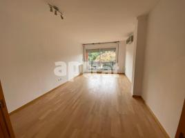 Flat, 110.00 m², near bus and train