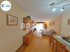 Piso, 107.00 m², cerca de bus y tren