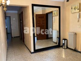 Flat, 145.00 m², near bus and train, Calle de Sant Pelegrí