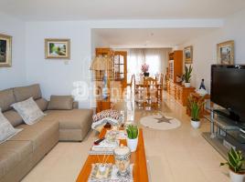  (unifamiliar adossada), 228 m², fast neu, Zona