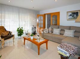  (unifamiliar adossada), 228 m², fast neu, Zona