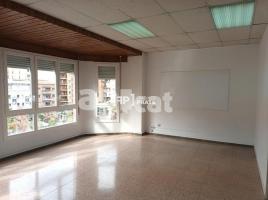 Louer , 90 m², Zona