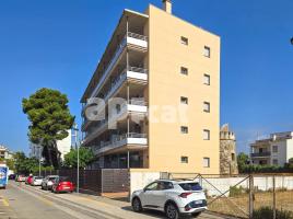 Apartamento, 57.00 m², seminuevo, Calle de Joanot Martorell, 68