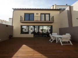 Houses (terraced house), 153.00 m², near bus and train, almost new, Calle Pi i Margall, 42