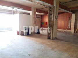 Local comercial, 174.00 m², prop de bus i tren