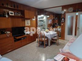 Apartament, 90.00 m², 附近的公共汽車和火車, Calle Roger de Llúria