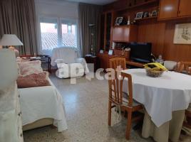 Apartament, 90.00 m², 附近的公共汽車和火車, Calle Roger de Llúria