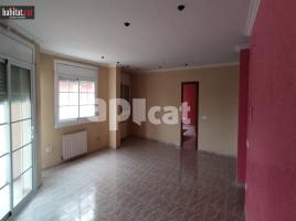 Pis, 118.00 m², prop de bus i tren