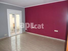 Pis, 192.00 m², prop de bus i tren