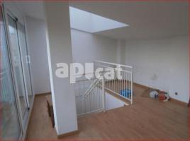 Dúplex, 91.00 m², cerca de bus y tren