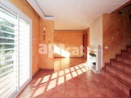 Casa (unifamiliar aïllada), 244.00 m², prop de bus i tren