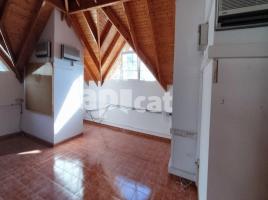 Casa (unifamiliar aislada), 396.00 m², cerca de bus y tren