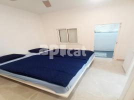 Estudi, 50.00 m², prop de bus i tren, Centre