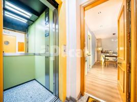 Piso, 99.00 m², cerca de bus y tren, seminuevo