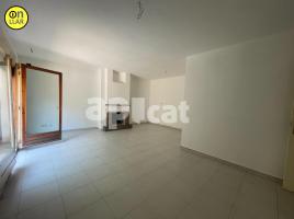 Casa (unifamiliar aïllada), 236.00 m², prop de bus i tren, Centro