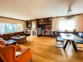 Casa (unifamiliar aislada), 560.00 m², cerca de bus y tren