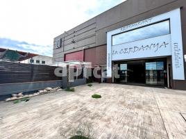 Lloguer local comercial, 587.00 m²