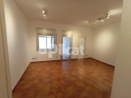 Flat, 91.00 m², near bus and train