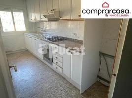 Pis, 102.00 m², prop de bus i tren